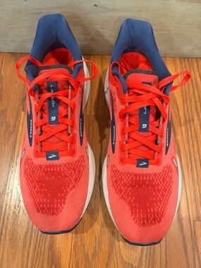 Brooks Launch 9 Running Shoes Pink Navy Women’s Size 8 Medium